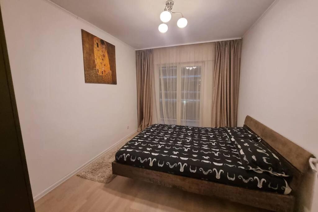 Park Residence 5, 2 Bedroom Apartment Букурещ Екстериор снимка