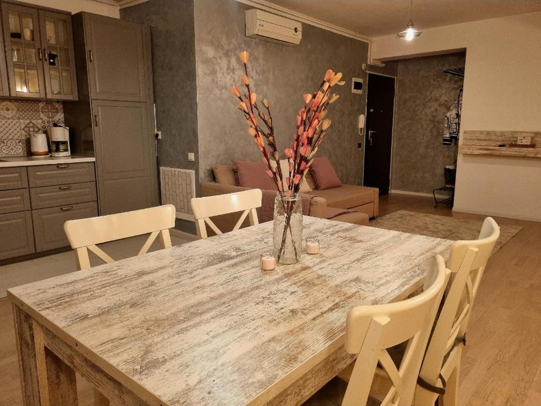 Park Residence 5, 2 Bedroom Apartment Букурещ Екстериор снимка