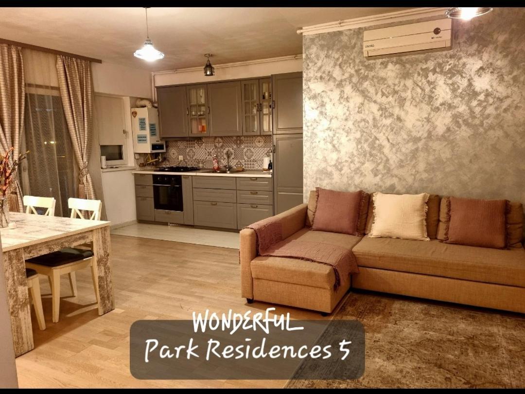 Park Residence 5, 2 Bedroom Apartment Букурещ Екстериор снимка